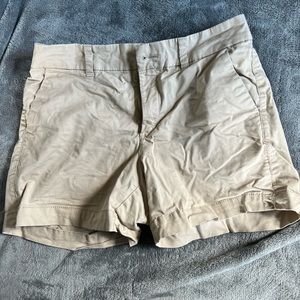 Old navy, khaki shorts, Size 6